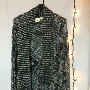 Olive Street Black & White Patterned Knit Cardigan
